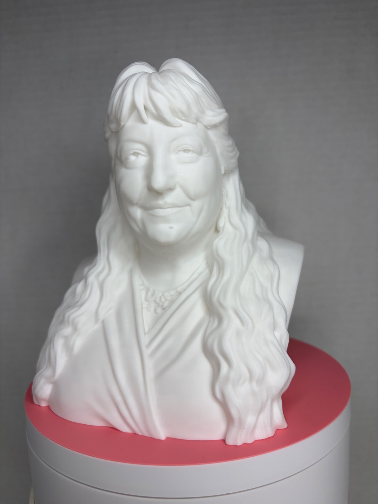 Custom 3D-printed memorial statue example