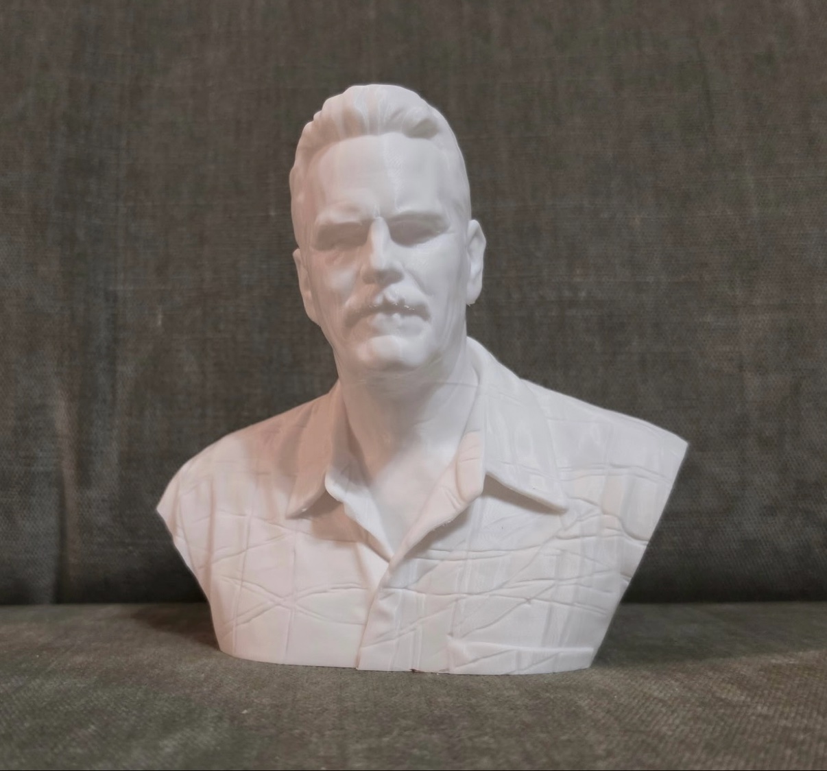Custom 3D-printed memorial statue example